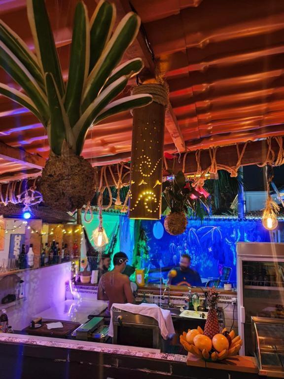 Albergue Santo Bar *